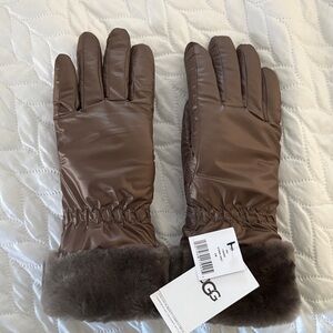 UGG Women's Tan Fur-Lined Gloves - NWT